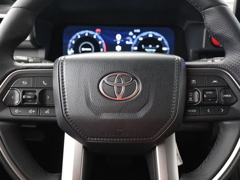 Used 2025 Toyota 4Runner TRD Off-Road Premium AWD/4WD image 27