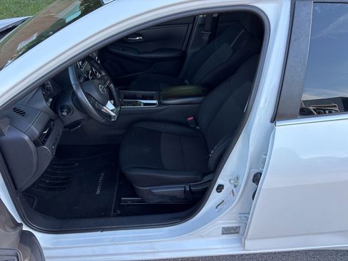 Used 2022 Nissan Sentra SV w/ Trunk Package FWD image 9
