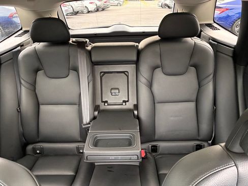 Used 2018 Volvo XC60 T5 Momentum w/ Vision Package AWD/4WD image 20