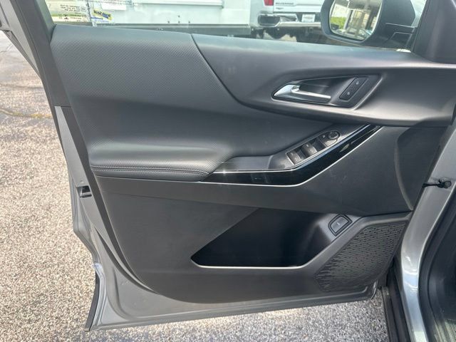 New 2026 Chevrolet Equinox LT w/ Convenience Package II FWD image 11