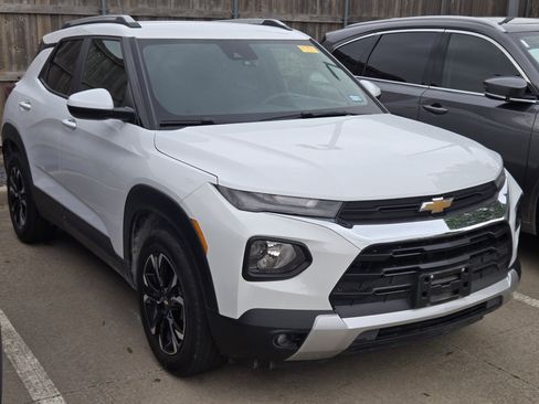 Used 2023 Chevrolet TrailBlazer LT image 3