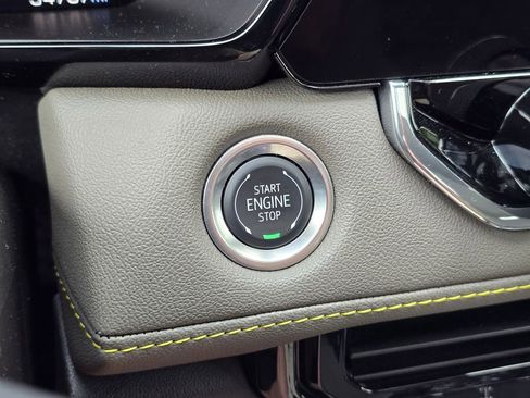Used 2024 Chevrolet Colorado ZR2 AWD/4WD image 33