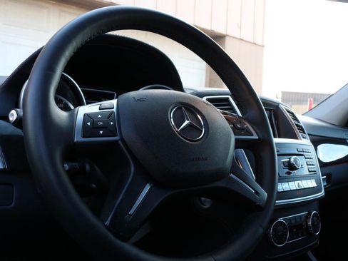 Used 2015 Mercedes-Benz ML 400 4MATIC image 24