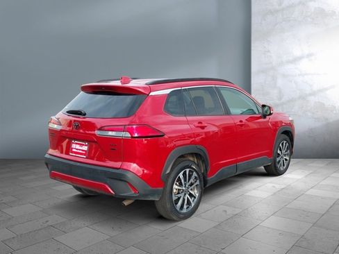 Used 2022 Toyota Corolla Cross XLE w/ Convenience Package image 6