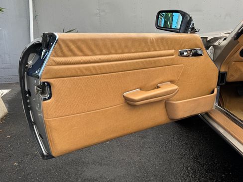 Used 1988 Mercedes-Benz 560 SL image 30