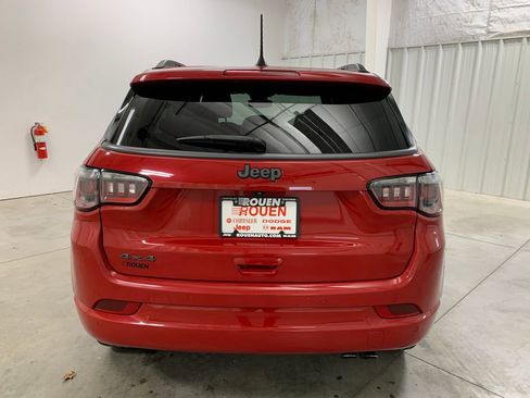 Used 2022 Jeep Compass Limited image 7