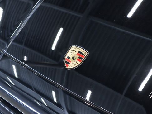 Certified 2024 Porsche Cayenne Coupe AWD/4WD image 25