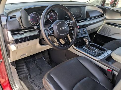 Used 2023 Kia Carnival LX FWD image 14