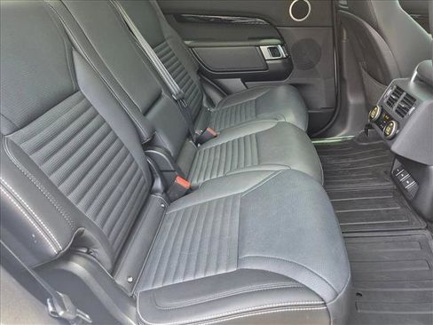 Used 2024 Land Rover Discovery S AWD/4WD image 18