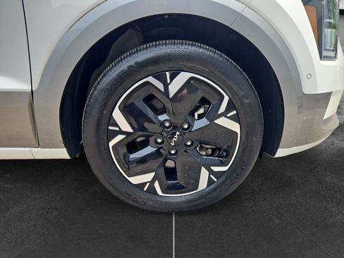 Used 2023 Kia Niro Wave w/ Wave Preserve Package FWD image 36