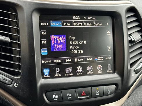 Used 2014 Jeep Cherokee Limited w/ Technology Group AWD/4WD image 23