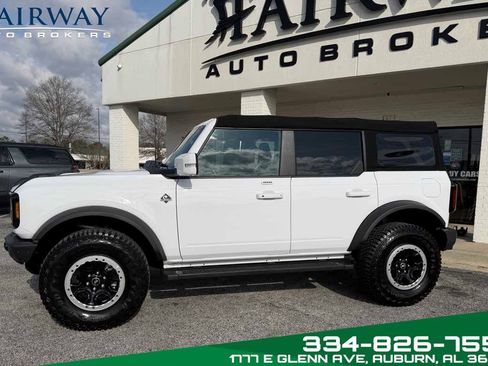 Used 2022 Ford Bronco Outer Banks w/ Sasquatch Package image 2