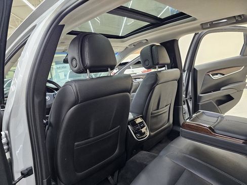 Used 2014 Cadillac XTS Luxury image 25