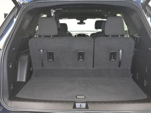 Used 2023 Chevrolet Traverse LT w/ LPO, Floor Liner Package AWD/4WD image 15