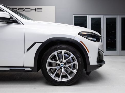 Used 2023 BMW X6 xDrive40i w/ Premium Package AWD/4WD image 11