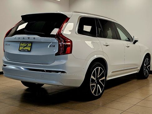 Used 2023 Volvo XC90 B5 Plus AWD/4WD image 4