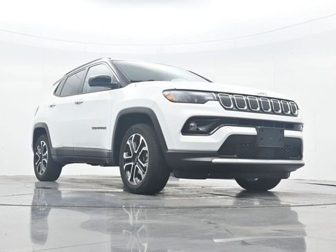 Used 2022 Jeep Compass Limited AWD/4WD image 27