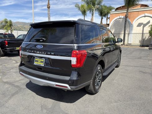 Used 2024 Ford Expedition XLT AWD/4WD image 8