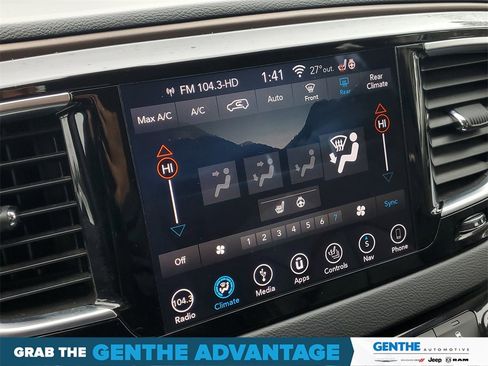 Used 2018 Chrysler Pacifica Touring-L Plus image 18