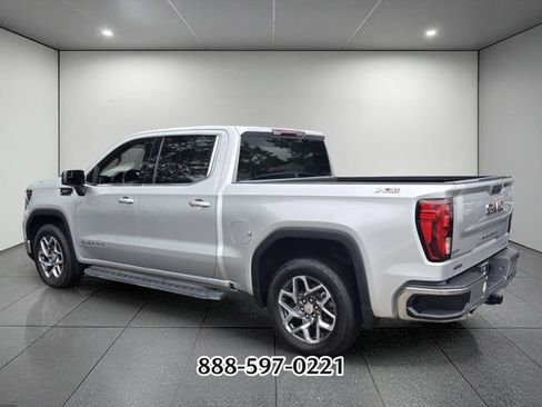 Used 2022 GMC Sierra 1500 SLE w/ X31 Off-Road Package AWD/4WD image 3