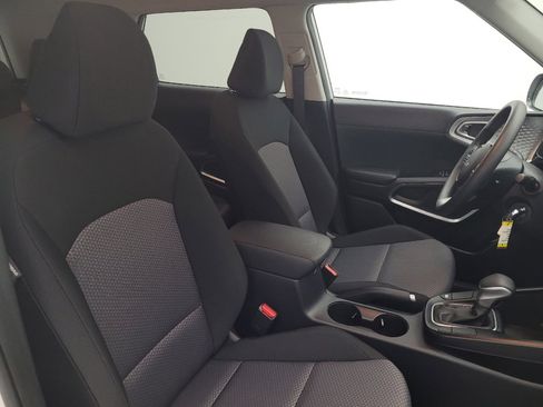 Used 2025 Kia Soul LX FWD image 21