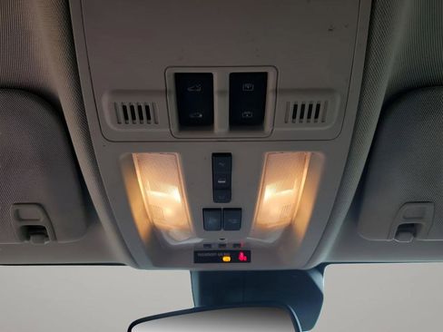 Used 2014 Cadillac SRX Premium image 41