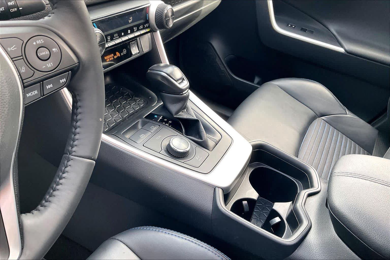 Used 2019 Toyota RAV4 XSE AWD/4WD image 16