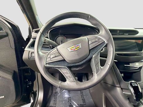 Used 2024 Cadillac XT5 Premium Luxury AWD/4WD image 11