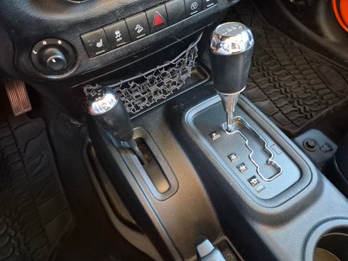 Used 2013 Jeep Wrangler Unlimited Sahara w/ Connectivity Group AWD/4WD image 25