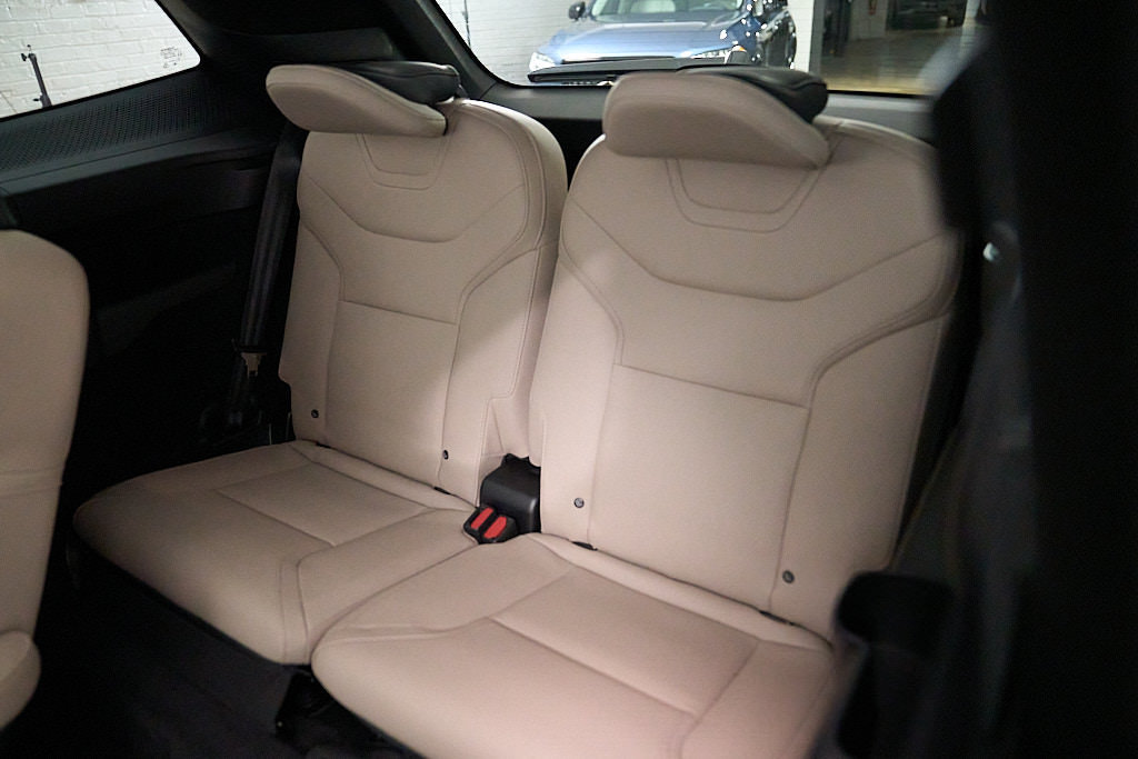 Certified 2025 Volvo EX90 Ultra AWD/4WD image 24