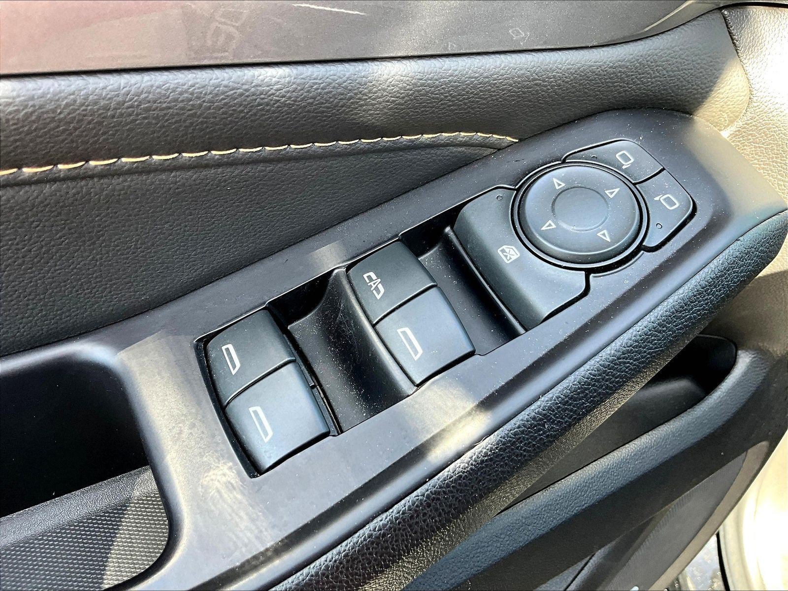 Used 2020 Chevrolet Traverse LT w/ LT Premium Package FWD image 36