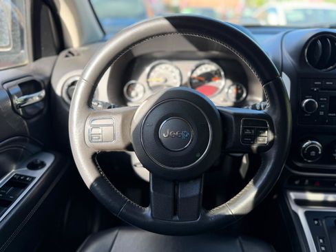 Used 2014 Jeep Compass Latitude AWD/4WD image 46
