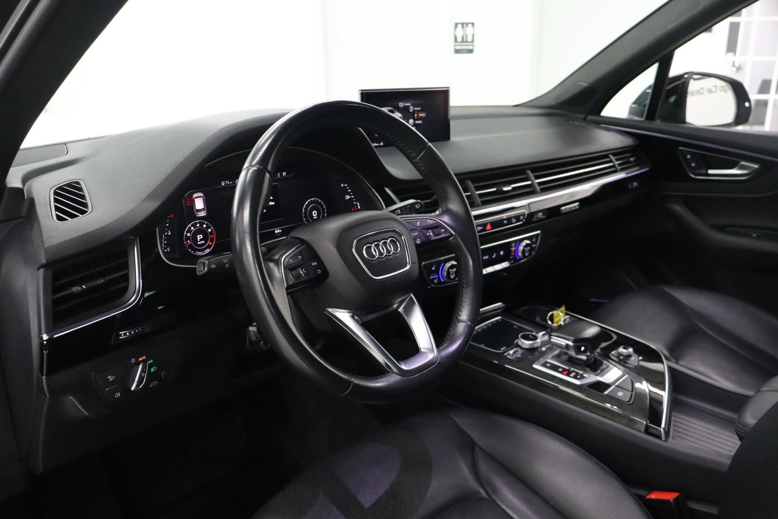 Used 2018 Audi Q7 3.0T Premium Plus w/ Premium Plus Package AWD/4WD image 18