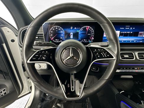 Used 2024 Mercedes-Benz GLE 450e 4MATIC image 11