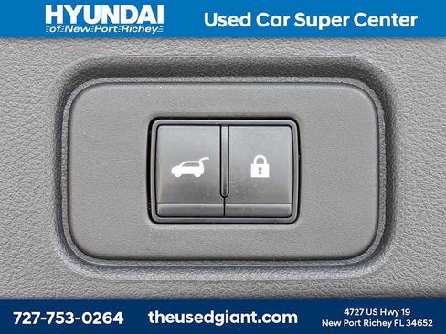 Used 2024 Nissan Pathfinder Platinum FWD image 13