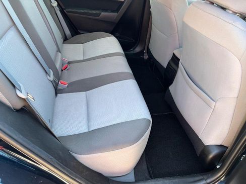 Used 2017 Toyota Corolla LE FWD image 9