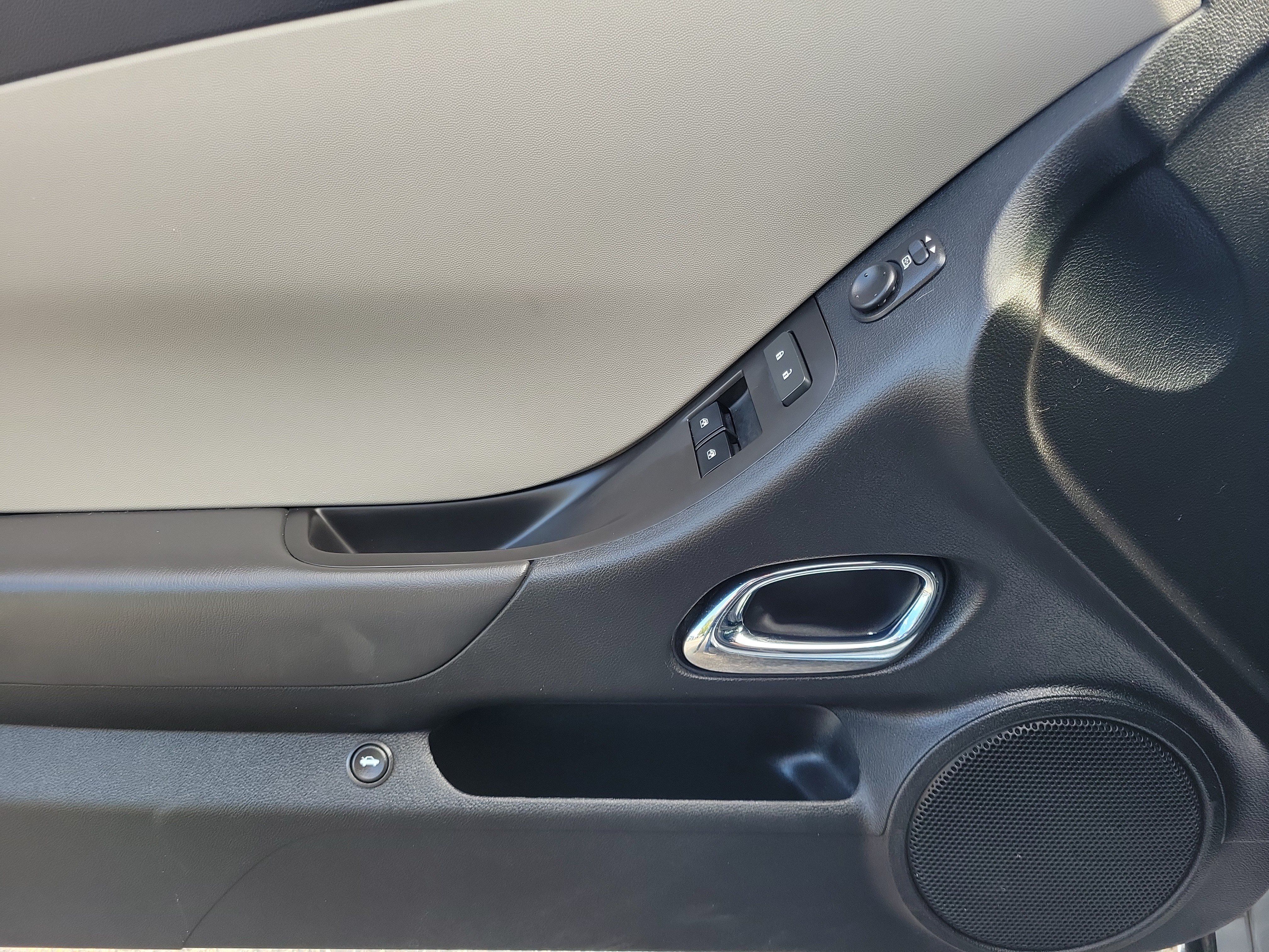 Used 2013 Chevrolet Camaro LS RWD image 13