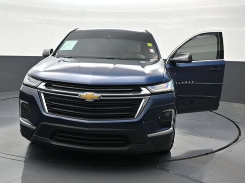 Used 2023 Chevrolet Traverse LS FWD image 9