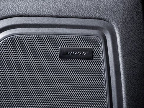 Certified 2025 Porsche Macan AWD/4WD image 24