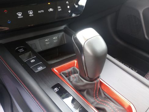 Used 2025 Nissan Kicks SR w/ SR Premium Package image 20