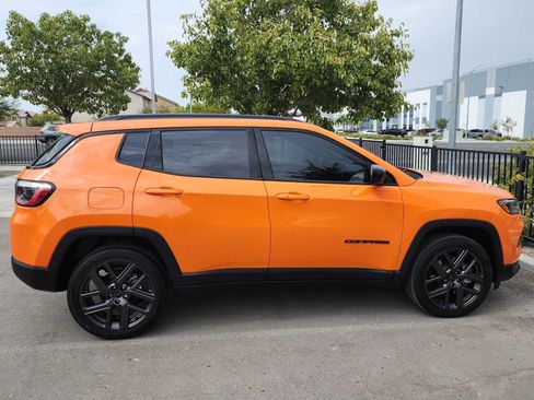 Used 2026 Jeep Compass Latitude AWD/4WD image 9
