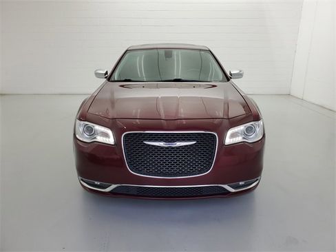 Used 2020 Chrysler 300 Limited image 3