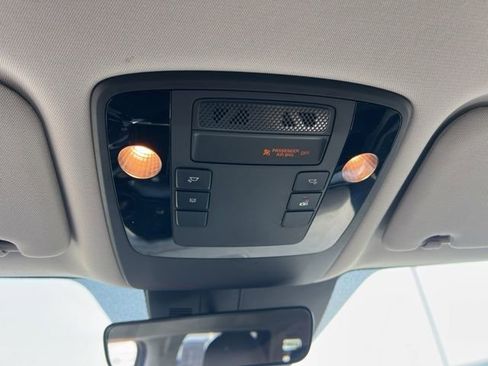 Used 2024 Kia Carnival LX FWD image 25