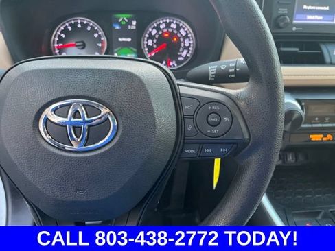 Used 2022 Toyota RAV4 LE FWD image 19