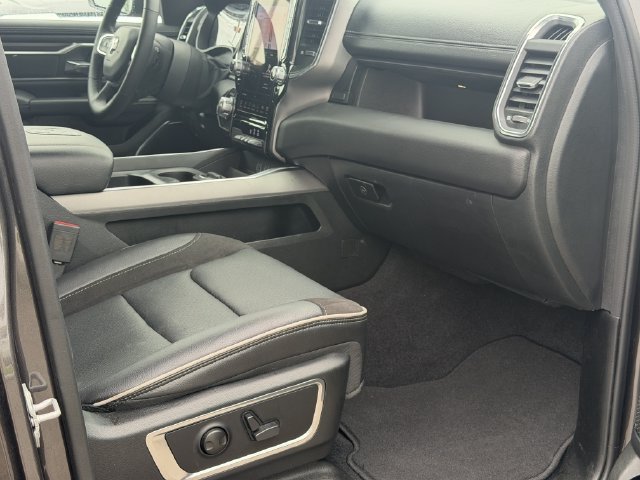 Used 2026 RAM 1500 Laramie AWD/4WD image 16