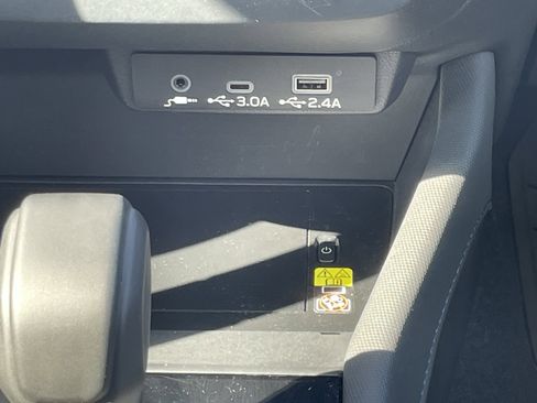 Certified 2025 Subaru Forester Premium AWD/4WD image 25