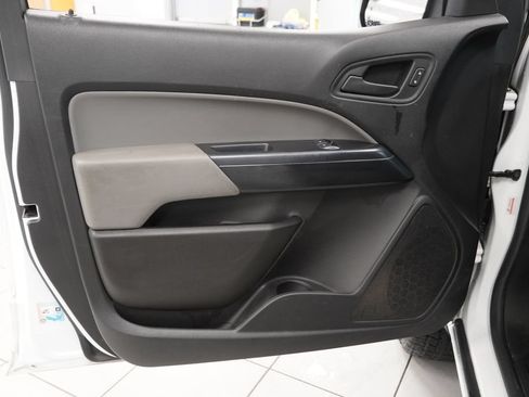 Used 2020 Chevrolet Colorado W/T w/ WT Convenience Package RWD image 15