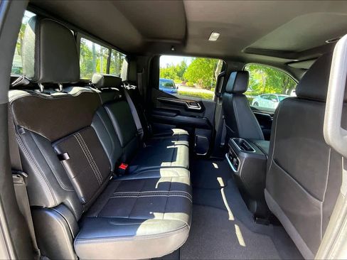 Used 2024 Chevrolet Silverado 1500 High Country w/ Technology Package AWD/4WD image 20