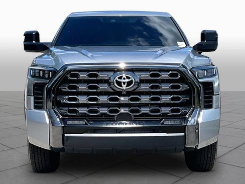 Used 2022 Toyota Tundra Platinum w/ Advanced Package RWD image 4