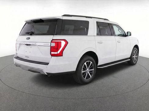 Used 2018 Ford Expedition Max XLT w/ Equipment Group 202A RWD image 4